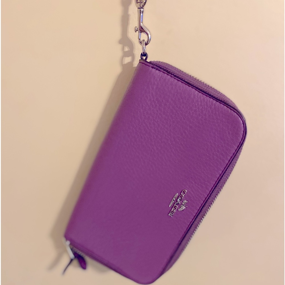 Coach wristlet - Picture 1 of 7